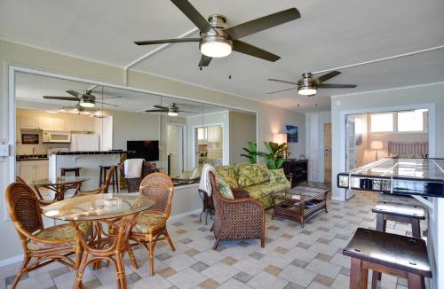 Honokowai House | Oceanfront Lahaina Condo w/Balcony & Pool Access!