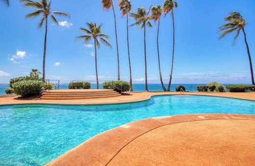 Maunaloa Condo | Oceanfront Molokai Cottage with Ocean View, WiFi & Pool