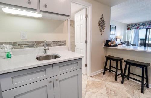 Litchfield by the Sea Apartment | Oceanfront Studio with King Bed and Porch 1st Fl