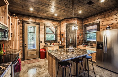 Hochatown Cabin | Off The Record - Couples Cabin, Farmhouse Style, Sleeps 4, High-End Amenities
