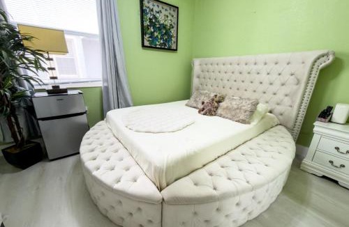 Miramar House | Paulas Oasis