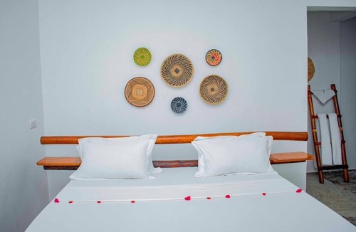 Mkunguni Bed & Breakfast | Peaceful Retreat Steps from the Beach