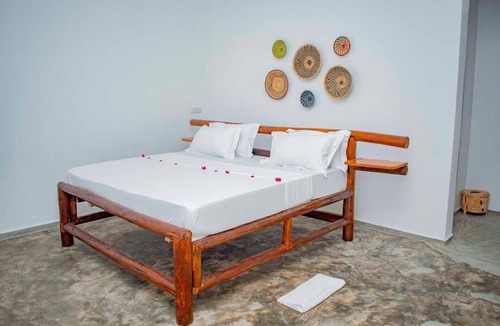 Mkunguni Bed & Breakfast | Peaceful Retreat Steps from the Beach