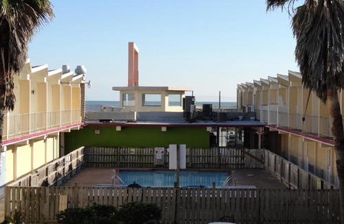 San Jacinto Hotel | Pearl Inn