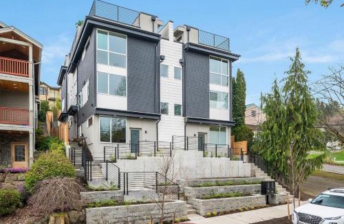North Queen Anne House | Perch - The Ashworth 69