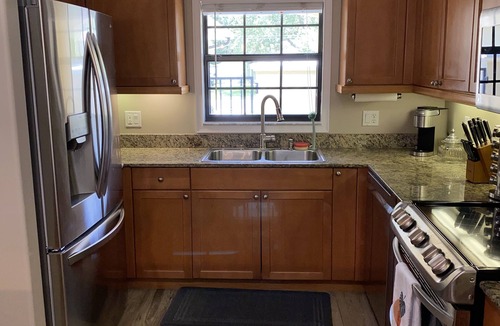 Ridge Wood Heights House | ☀️Perfect Sarasota centrally located, and just a few miles to the beach!