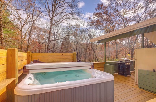 Lupton City Cottage | Pet-friendly Chattanooga Cabin w/Hot Tub & Kayaks