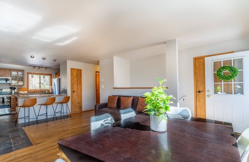 Willow Grove House | Pet-Friendly with Private Fenced-In Backyard and Beautiful Mountain Views!
