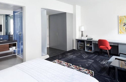 Downtown Minneapolis Hotel | Pleasant Stay, Convenient Location! 4 Comfortable Units, Near Peavey Plaza!