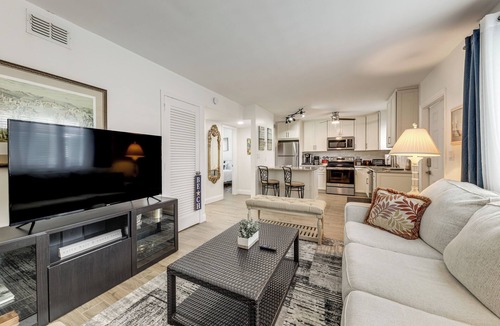 Cypress Point Condo | Pool Access, 1 Mi to Pier! Pompano Beach Condo