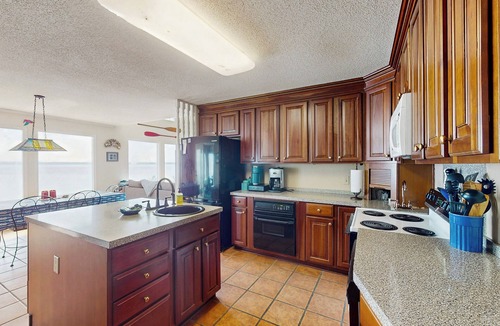 Avoca House | Pool, Dock! Group Getaway on Chowan River