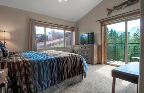 Peak 9 Condo | Powderhorn Penthouse Slopeview Condo: Views, Easy Slope/Town Access