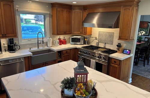 Dublin House | Premier Memorial Tournament Vendor Rental – 11th Hole Oasis walkout plus Bar!
