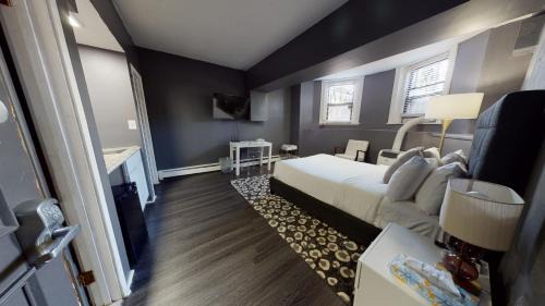 Bay Village Apartment | Prices And Location CANNOT Be Beat! 1B1
