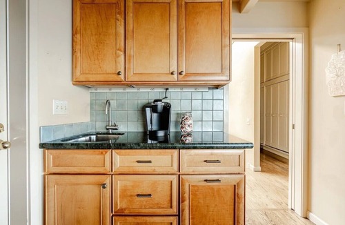 North Admiral House | Pritchard's Perch - private 2.5 acre in-city property, views from every room!