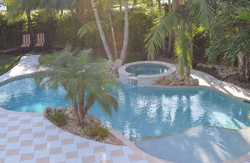 Margate House | Private 4BR Heated Pool & Spa Home Pet Friendly Near Beaches