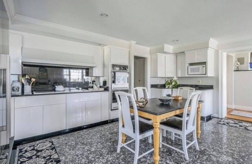 West Hyannisport House | Private beachfront for your use only! RPMS016
