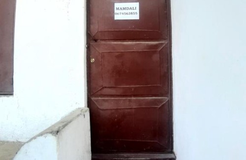 Stone Town Bed & Breakfast | Private Budget room with Wi-Fi by the Beach