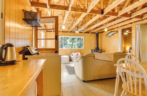 Belgrade Cottage | Private Dock on Messalonskee Lake: Cozy Cottage!