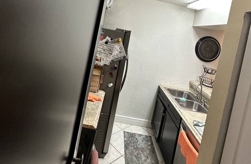 Coral Springs Apartment | Private Room & BathRm shares living, dinning, kitchen areas and washing machine.