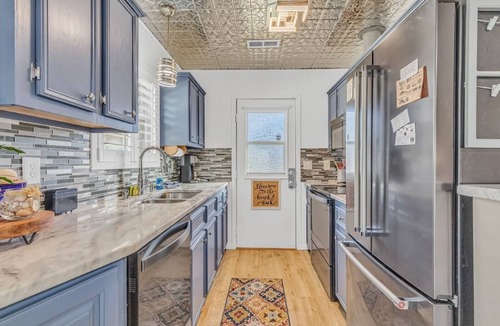 Myrtle Beach Cottage | Private Seaside Cottage. Pool Access, Balcony, Outdoor Bar, Short Walk To Beach!