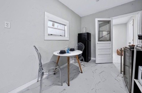 Liberty City House | Private Studio with Side Entrance Near Stadium Health District & Design District