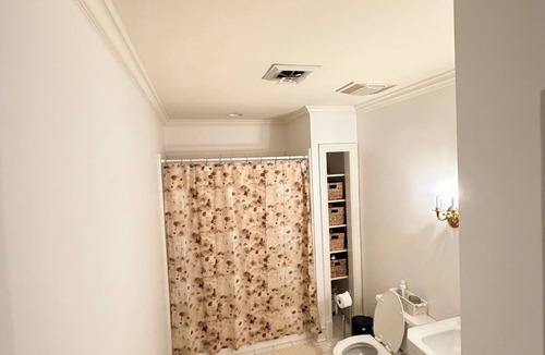 Springfield Other | Private Suites on a 35-Acre Estate- 30 Min to Nashville