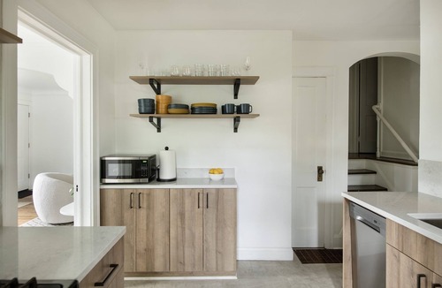 Union Park Cottage | Quiet and Modern Designed Cottage in St Paul