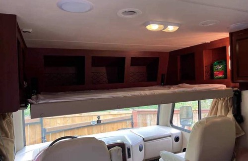 Rainier Valley House | Quiet Backyard Class A Motorhome. Near Airport and Light Rail