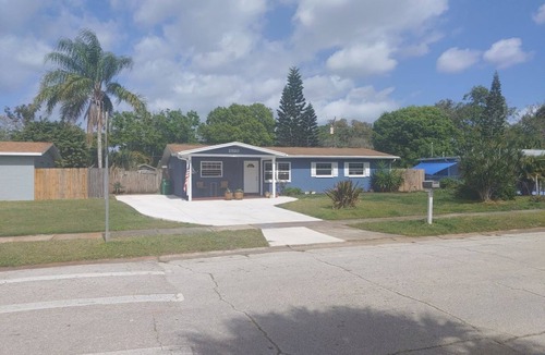 Cocoa West House | Relaxing 3 Bed/1.5 Bath "dog friendly". Sorry, No cats allowed. nSleeps 6
