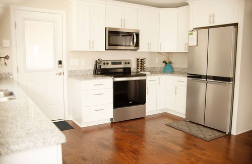 Murfreesboro House | Relaxing Country Home, Huge Fenced Yard, Backyard Gazebo Bar , Grill & Hot Tub
