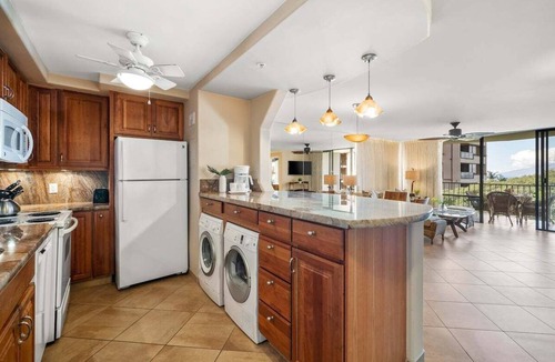 Kahana Condo | Remodeled OceanFront Condo w Wonderful Ocean Views-Valley Isle 401