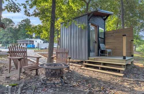 Greenville Cabin | Riverfront Camping Pod, W/Bath House, Close to DT