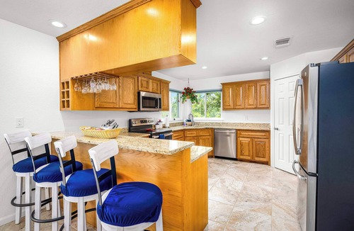Seguin House | Riverfront | Private Deck | Games | Scenic Views!