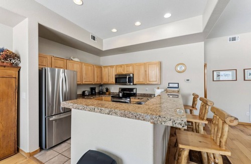 Silverthorne Villa | Riverside Retreat w/Private Hot Tub & Mountain Views