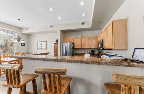 Silverthorne Villa | Riverside Retreat w/Private Hot Tub & Mountain Views