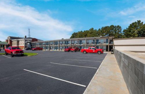 Commerce Hotel | Rodeway Inn Commerce