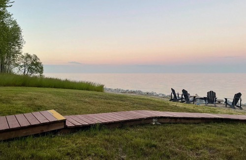 Algoma House | Romantic Retreat- Luxury Algoma Lakehouse, 310ft of private shore, Fire pit!