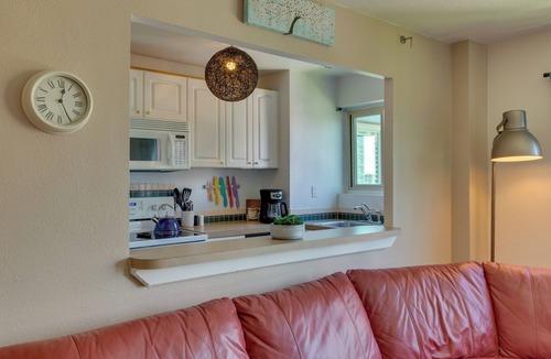 Downtown Seattle Apartment | Rooftop Deck, Views! Dtwn Hub 2 Mi to Lumen Field