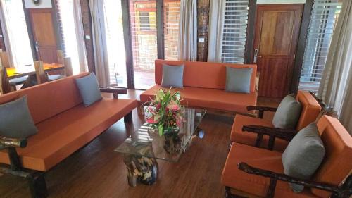 Savusavu Villa | Room A with Ensuite in Nuku Beach Villa Fiji