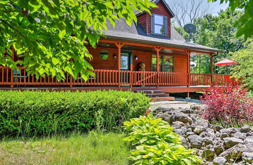 Egg Harbor Cottage | Roomy House on 2 Acres - 2 Mi to Egg Harbor Beach!