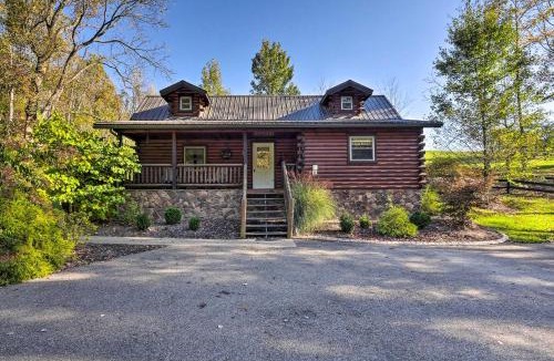 Dundee House | Rustic Dundee Log Cabin w/Hot Tub & Forest Views!
