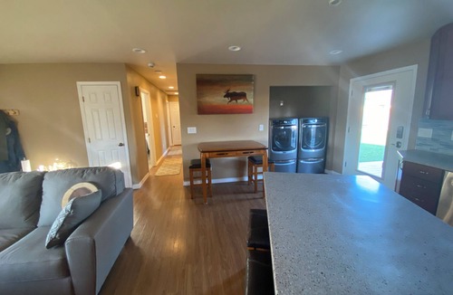 Abbott Loop House | Rustic retreat with modern conveniences and great view