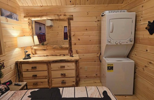 Union Mills Cabin | Rustic Tiny Cabin retreat with AC