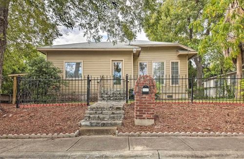 Mahncke Park House | San Antonio Home w/ Patio - 3 Mi to River Walk!