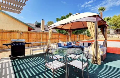 Las Vegas House | Sand Volleyball And Orange Turf.This Is Vegas!