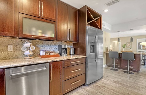 Cocoa Isles Apartment | Sandpiper Retreat | Pool | Jacuzzi | Game Room