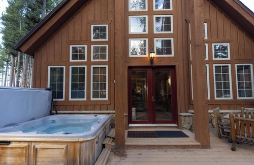 Peak 8 House | Sawmill Run Lodge: Pet-Friendly, Walk to Peak 8, Hot Tub, Grill, Shuttle