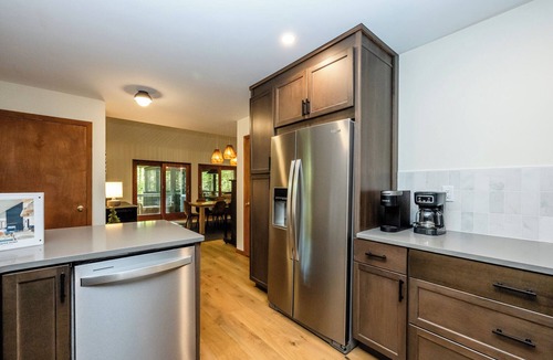 Shorewood-Tower Hills-Harbert House | Sawyer Beauty Close To Everything!