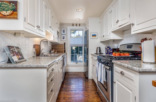 Swampscott House | SeaCity View: Roofdeck View of Ocean & Boston - 5min walk to Boston Trains!